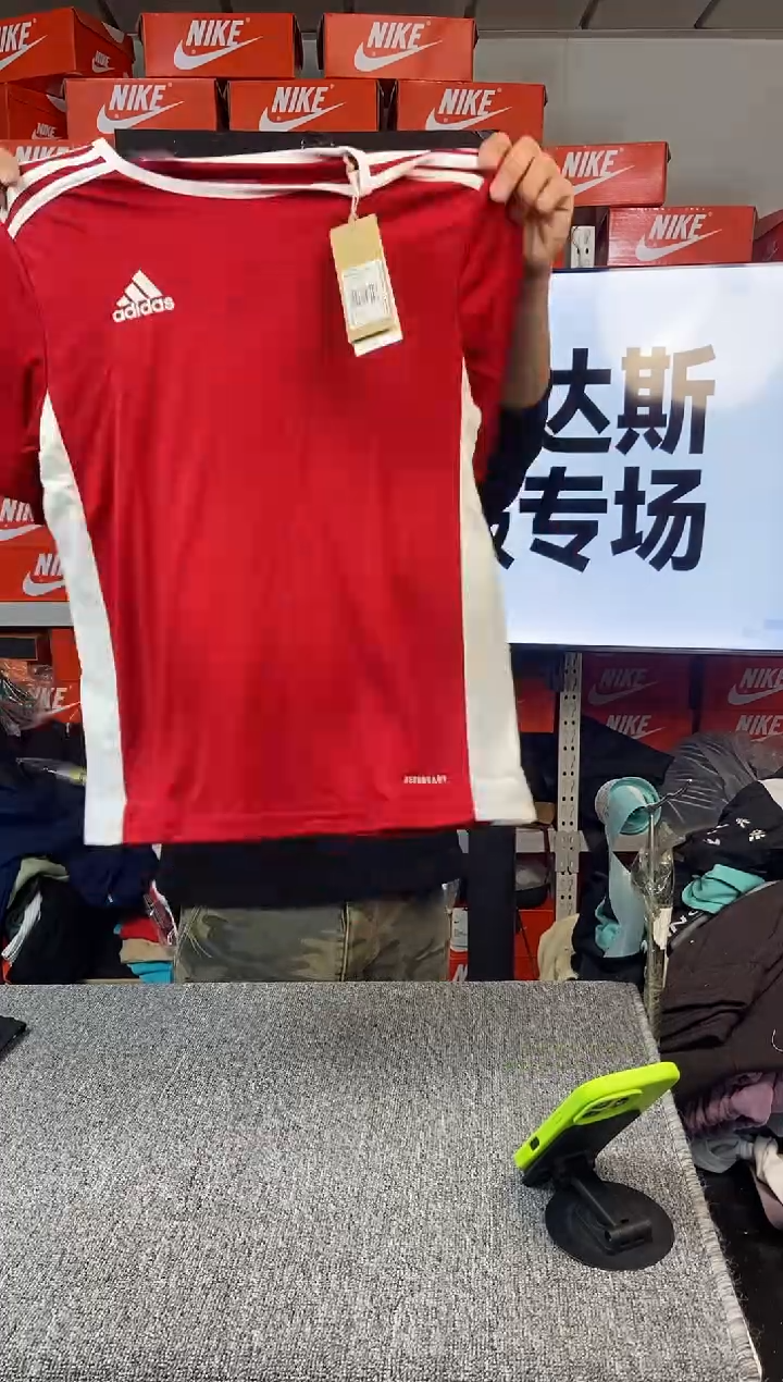 285编码 阿迪达斯 全新无暇 尺码155 直播间过款为准