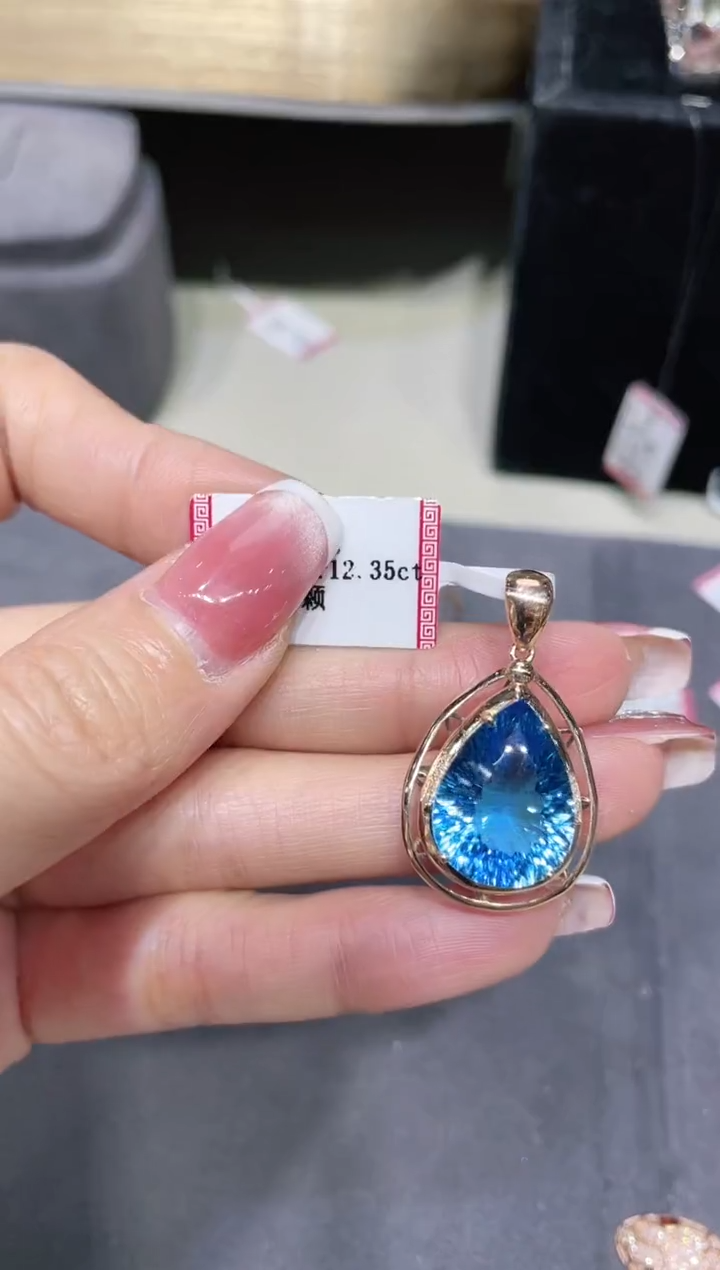 【闪购商品】托帕石吊坠18K金镶嵌·