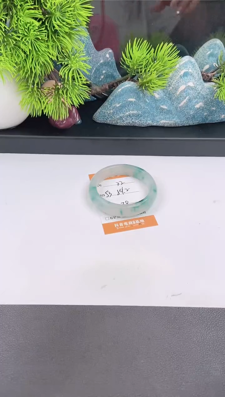 石英质玉手镯未镶嵌32