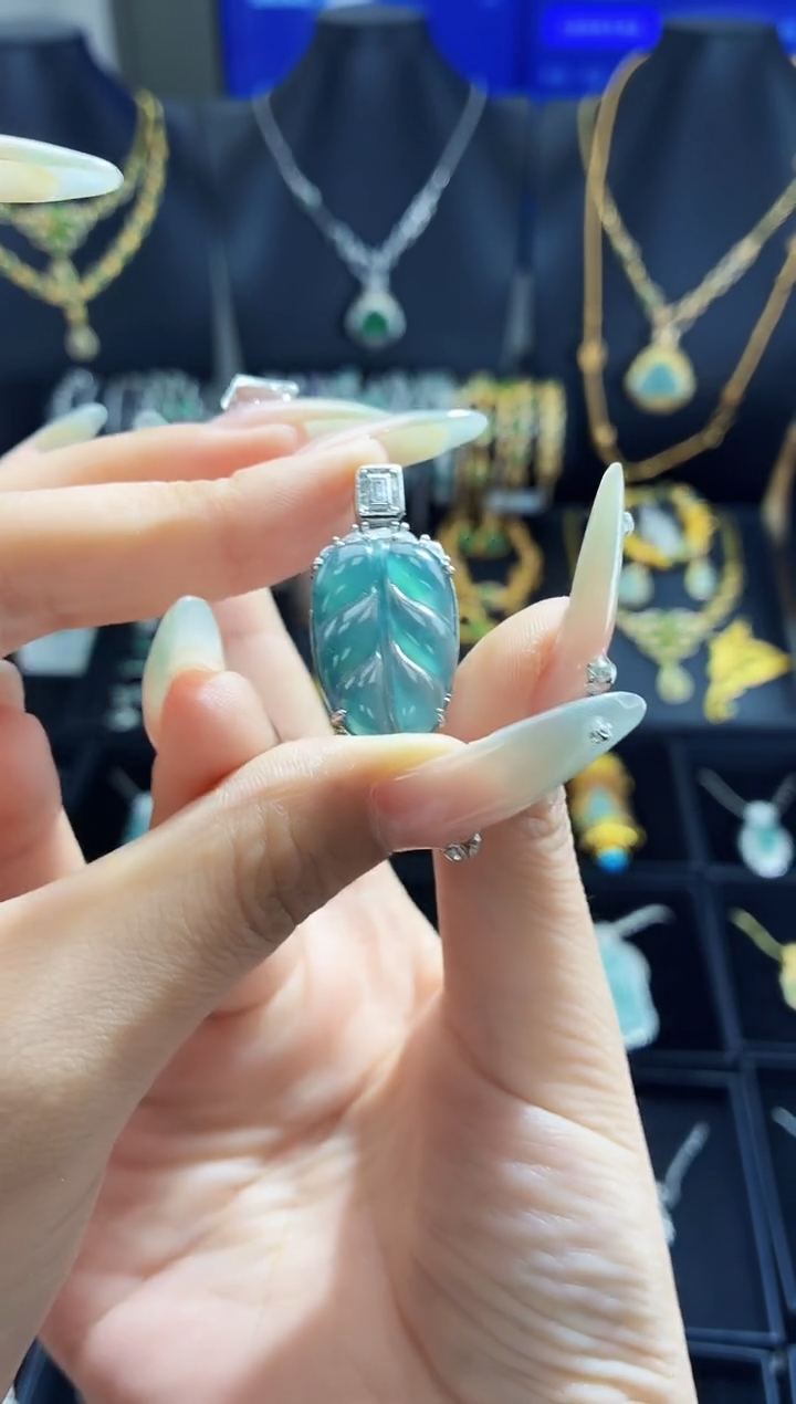 翡翠未镶嵌吊坠(不含链)天然翡翠a货 多样性发其一