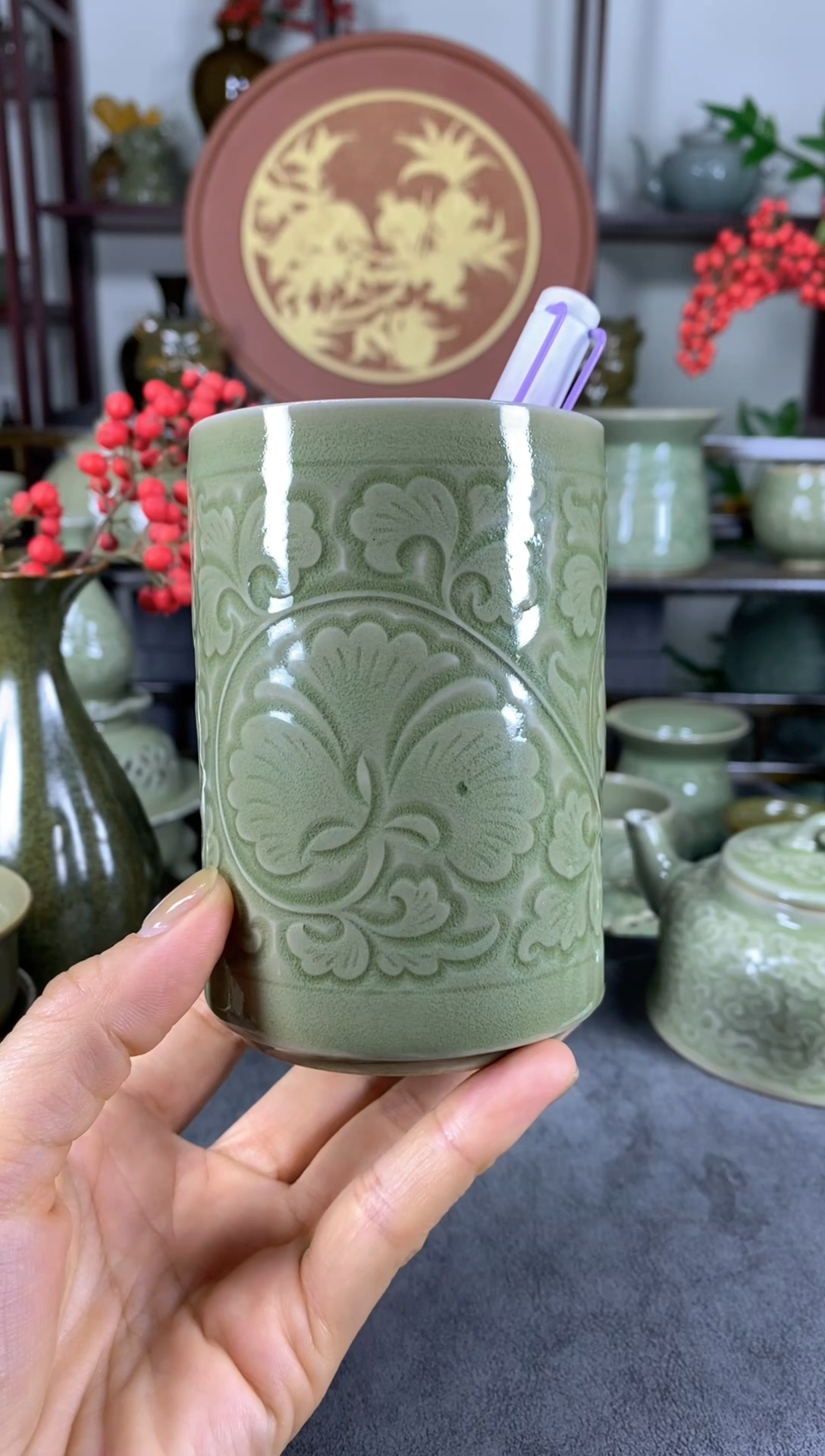 微瑕处理 缠枝牡丹笔筒【混发】一个