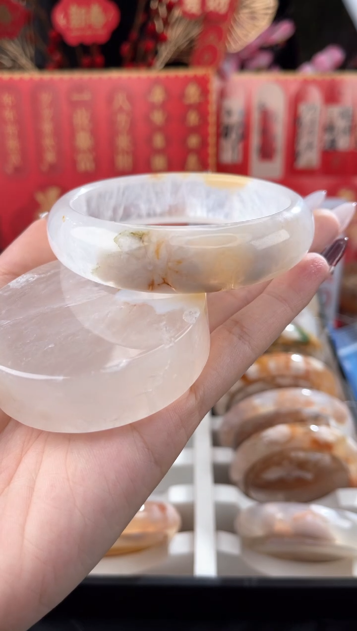 【闪购商品】石英质玉手镯未镶嵌64