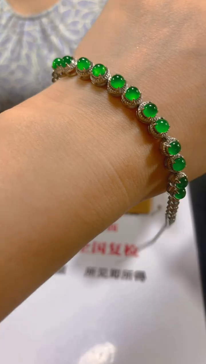 未镶嵌手链翡翠多样性发一