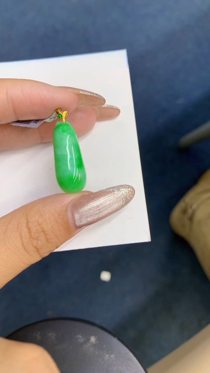 颈饰18K金镶嵌翡翠1