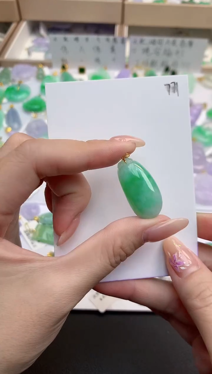 颈饰18K金镶嵌翡翠天然缅甸A货翡翠