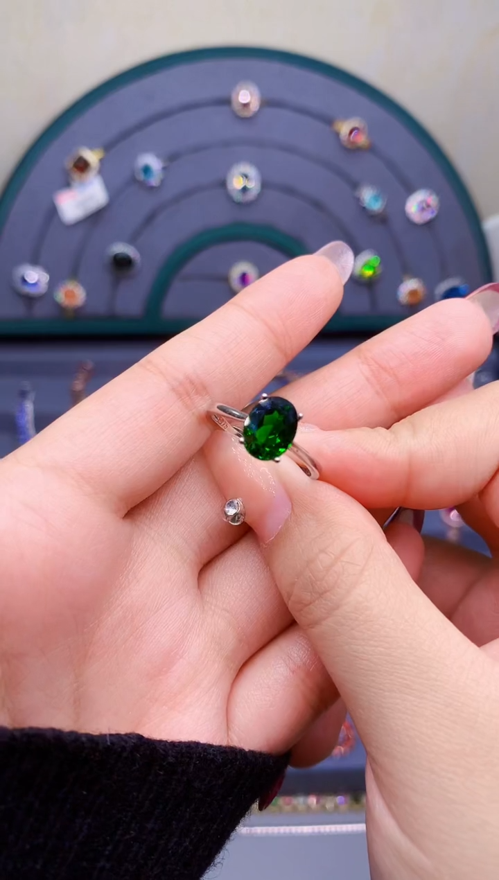 【闪购商品】透辉石戒指银S925镶嵌7770