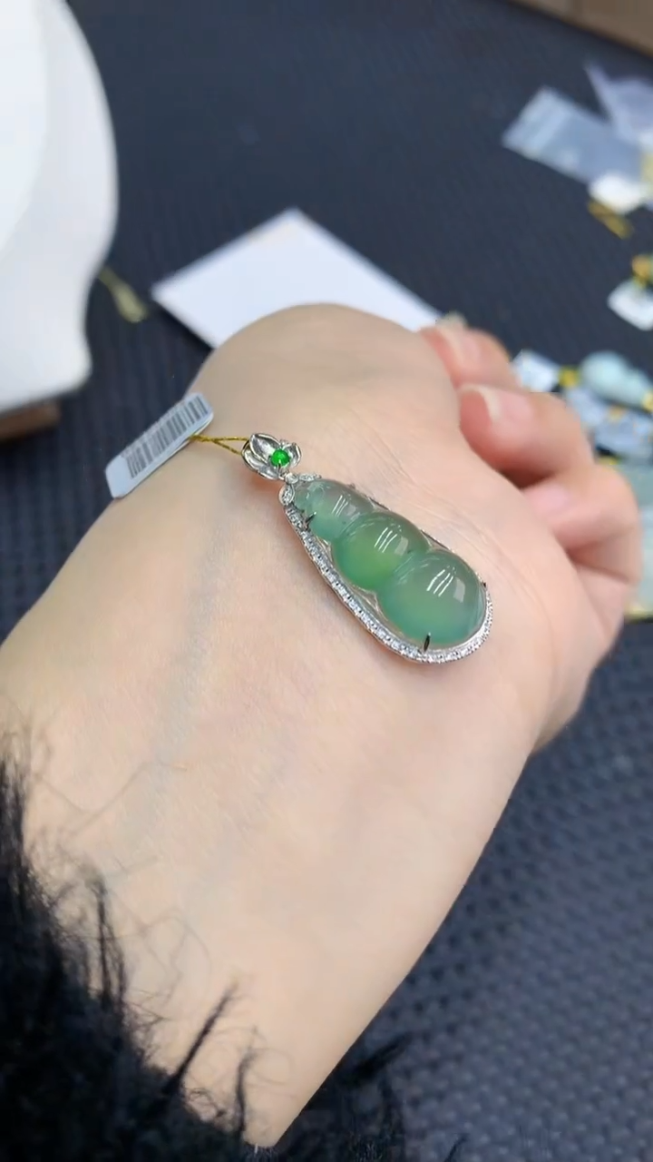 【闪购商品】翡翠颈饰18K金镶嵌            8