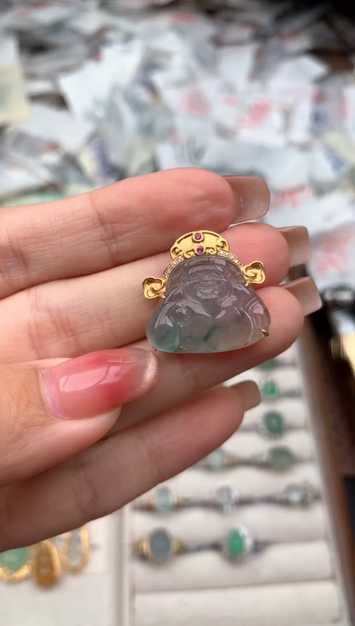 18K金镶嵌挂件翡翠一