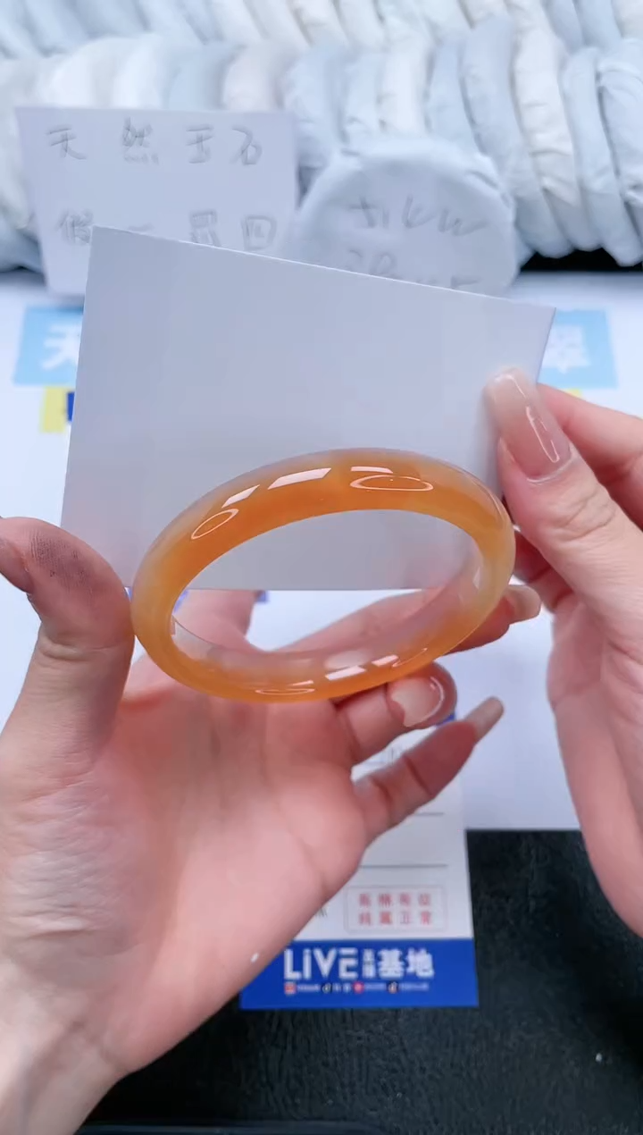 【闪购商品】石英质玉手镯未镶嵌T112-59