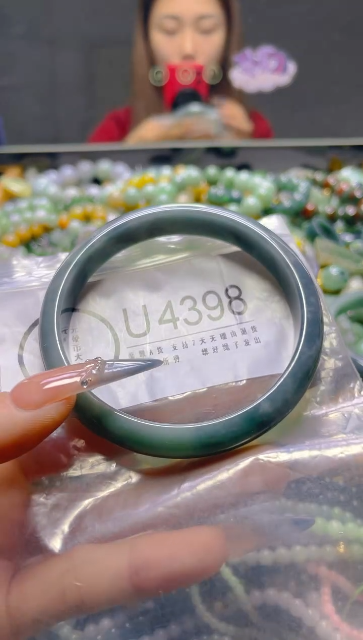 颈饰未镶嵌翡翠/U/翡翠A货，一件也是批发价