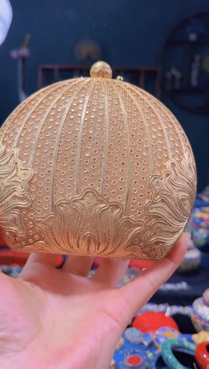 非遗绝技 花丝繁花手包