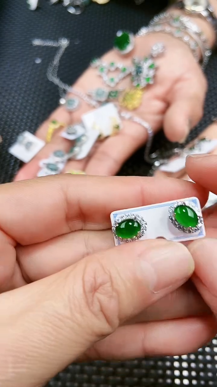 【闪购商品】翡翠耳饰未镶嵌11111111