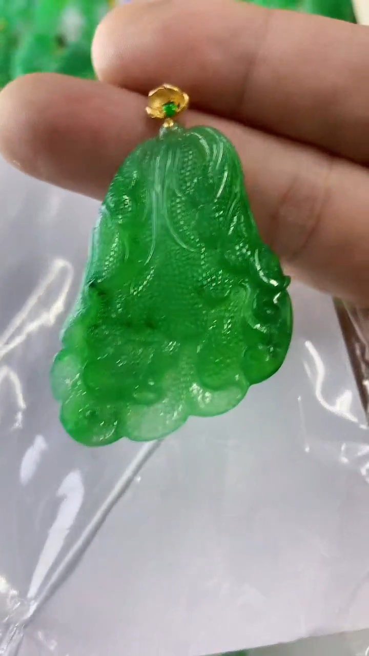 翡翠18K金镶嵌吊坠(不含链)挂件