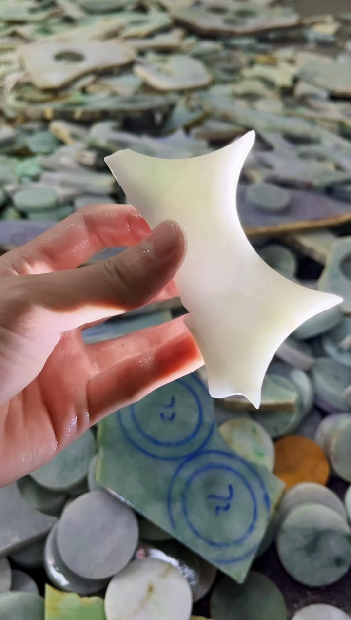 【闪购商品】翡翠颈饰未镶嵌A货吴平975