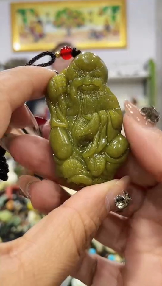 未镶嵌蛇纹石玉吊坠   