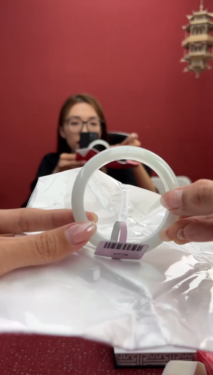 【闪购商品】翡翠手镯未镶嵌14手镯