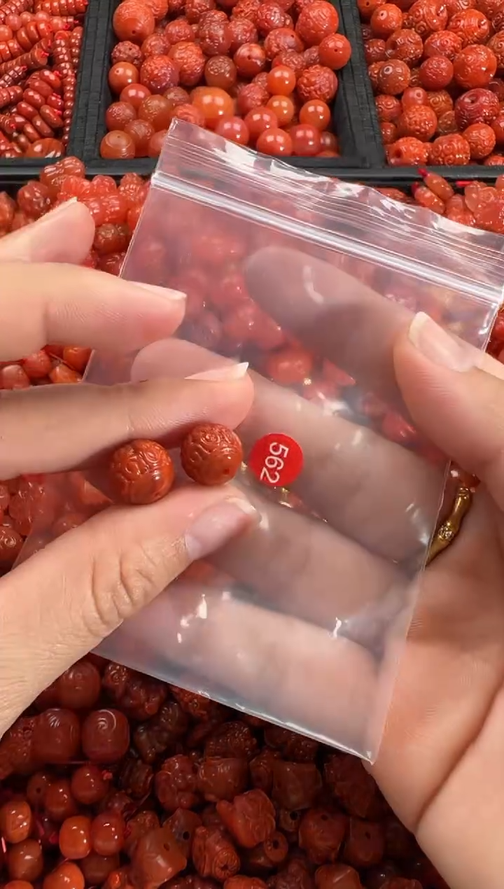 【闪购商品】南红玛瑙颈饰未镶嵌1