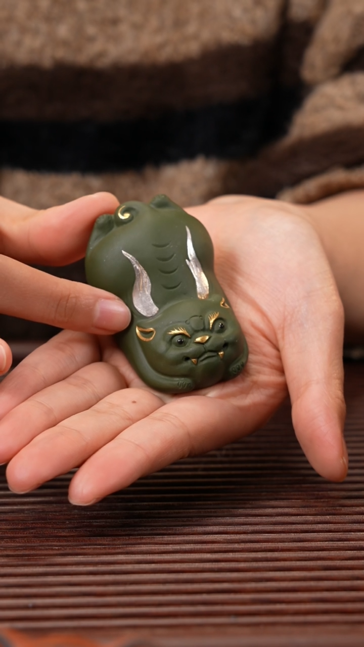 【闪购商品】紫砂茶宠小飞虎（描金银）