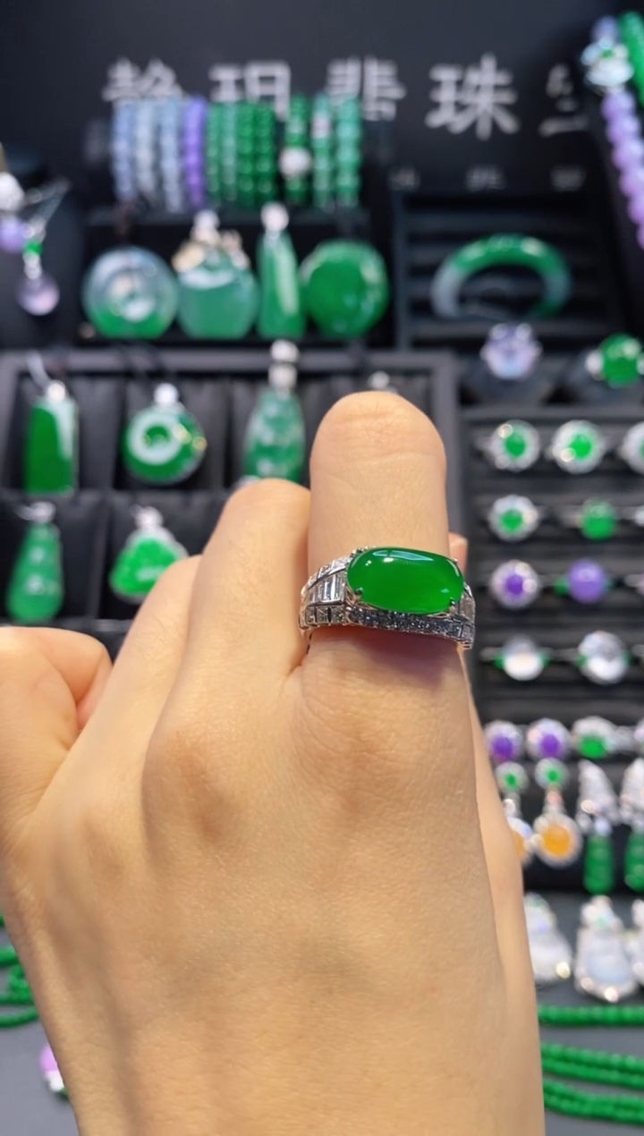 翡翠戒指18K金镶嵌蛋面戒指5230405