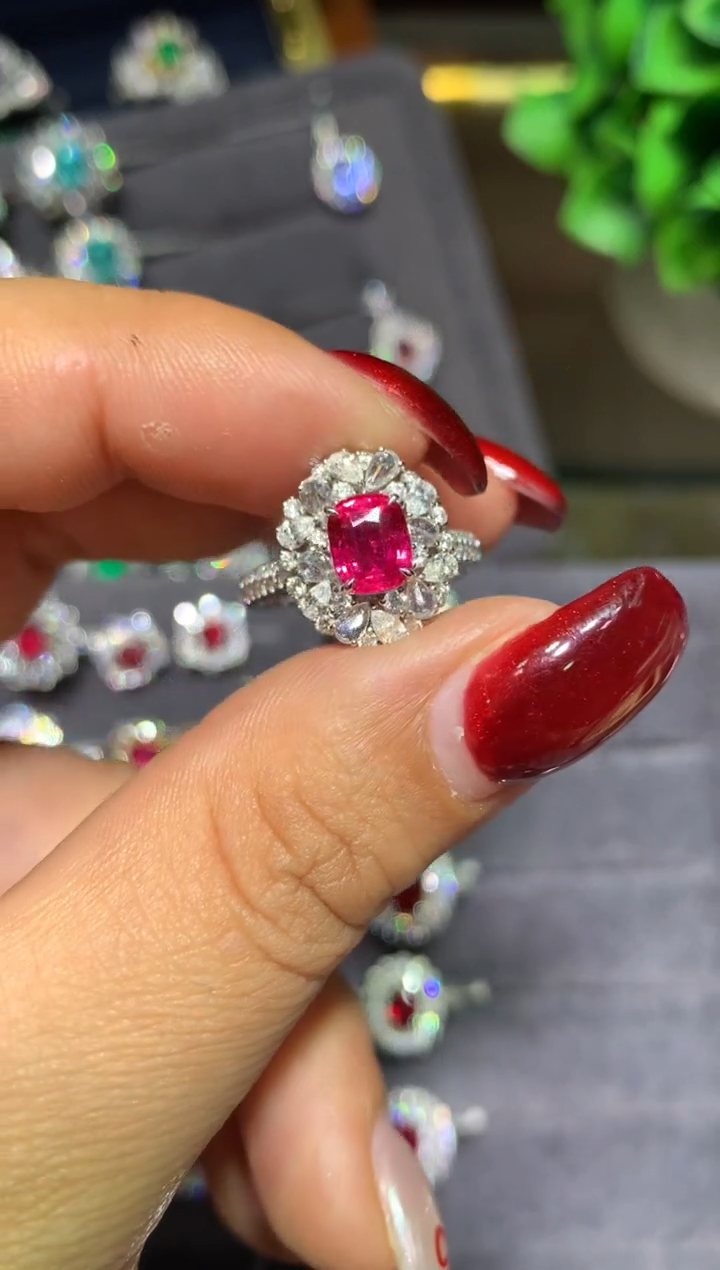 18K金镶嵌戒指红宝石1.17ct