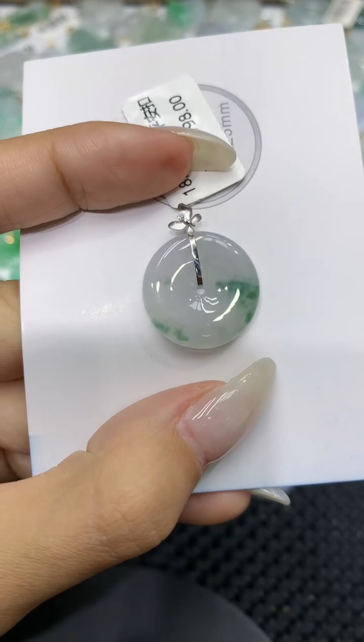 颈饰18K金镶嵌翡翠111111111111