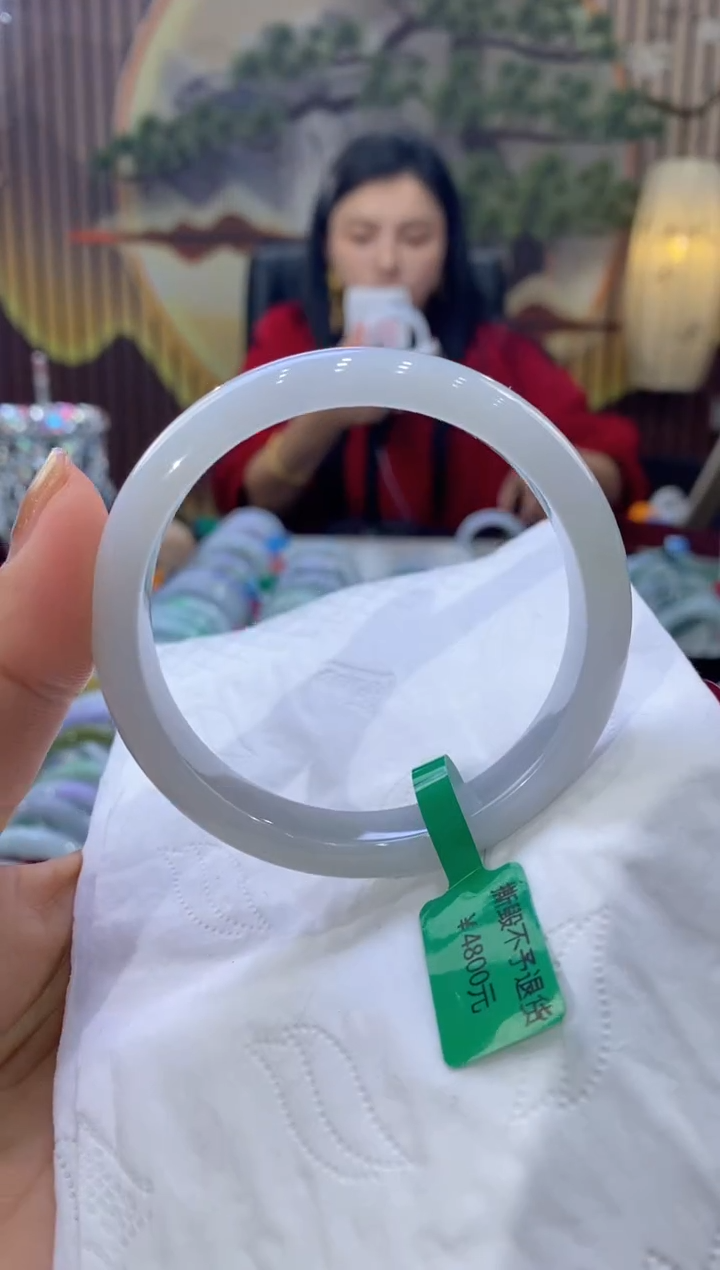 【闪购商品】翡翠手镯未镶嵌多人00334