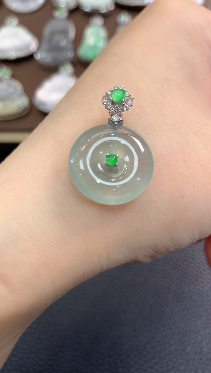 翡翠18K金镶嵌吊坠(不含链)春日珠宝 B28