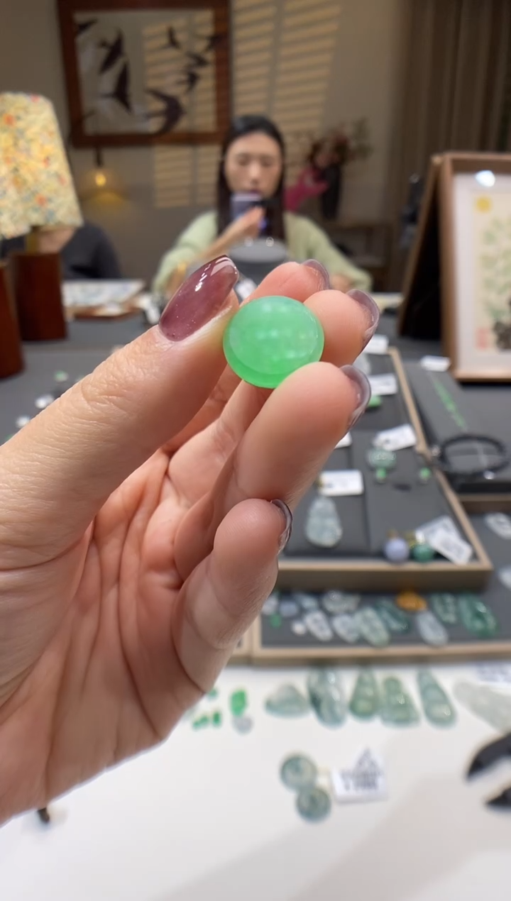 【闪购商品】翡翠颈饰未镶嵌无事牌
