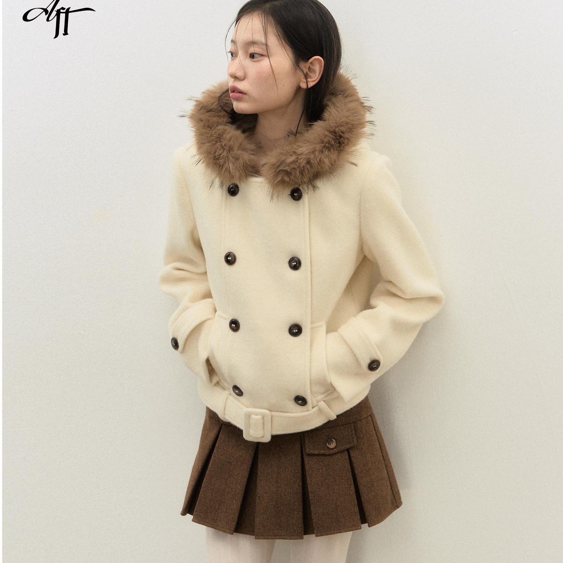 2025新款毛领双排扣短款毛呢大衣连帽外套女时尚收腰秋冬加厚