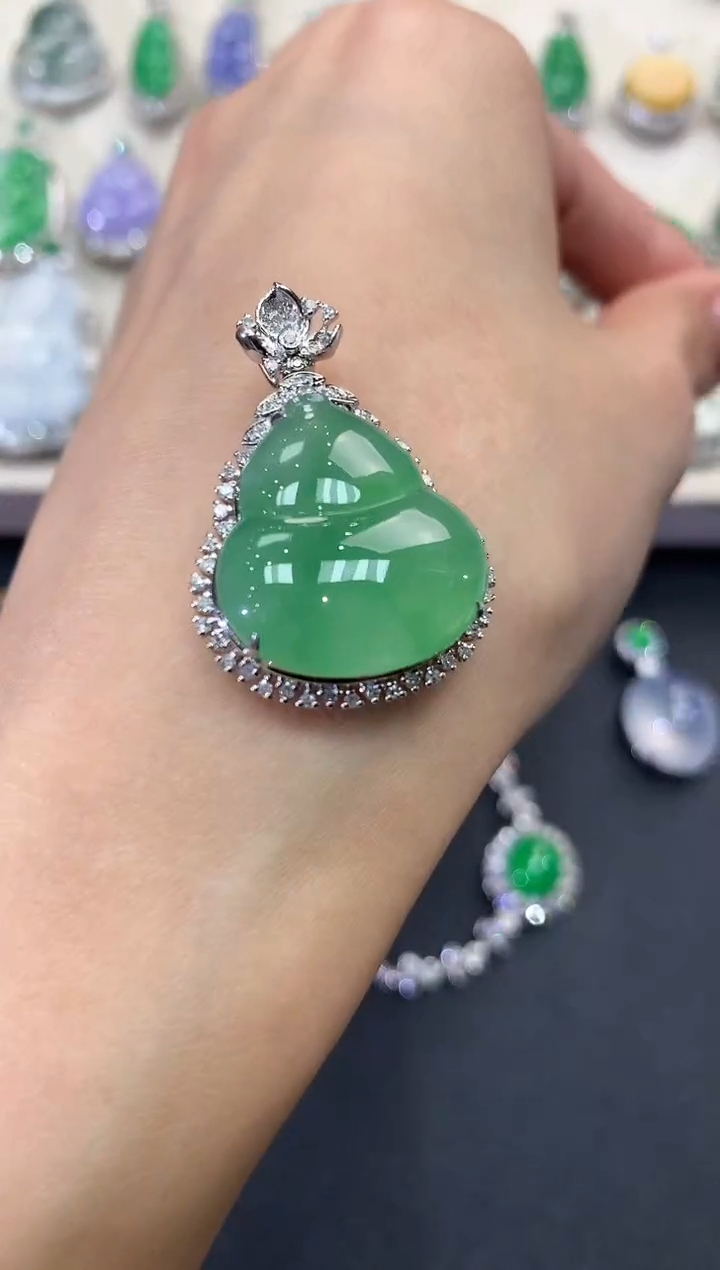 【闪购商品】翡翠吊坠(不含链)18K金镶嵌a125       