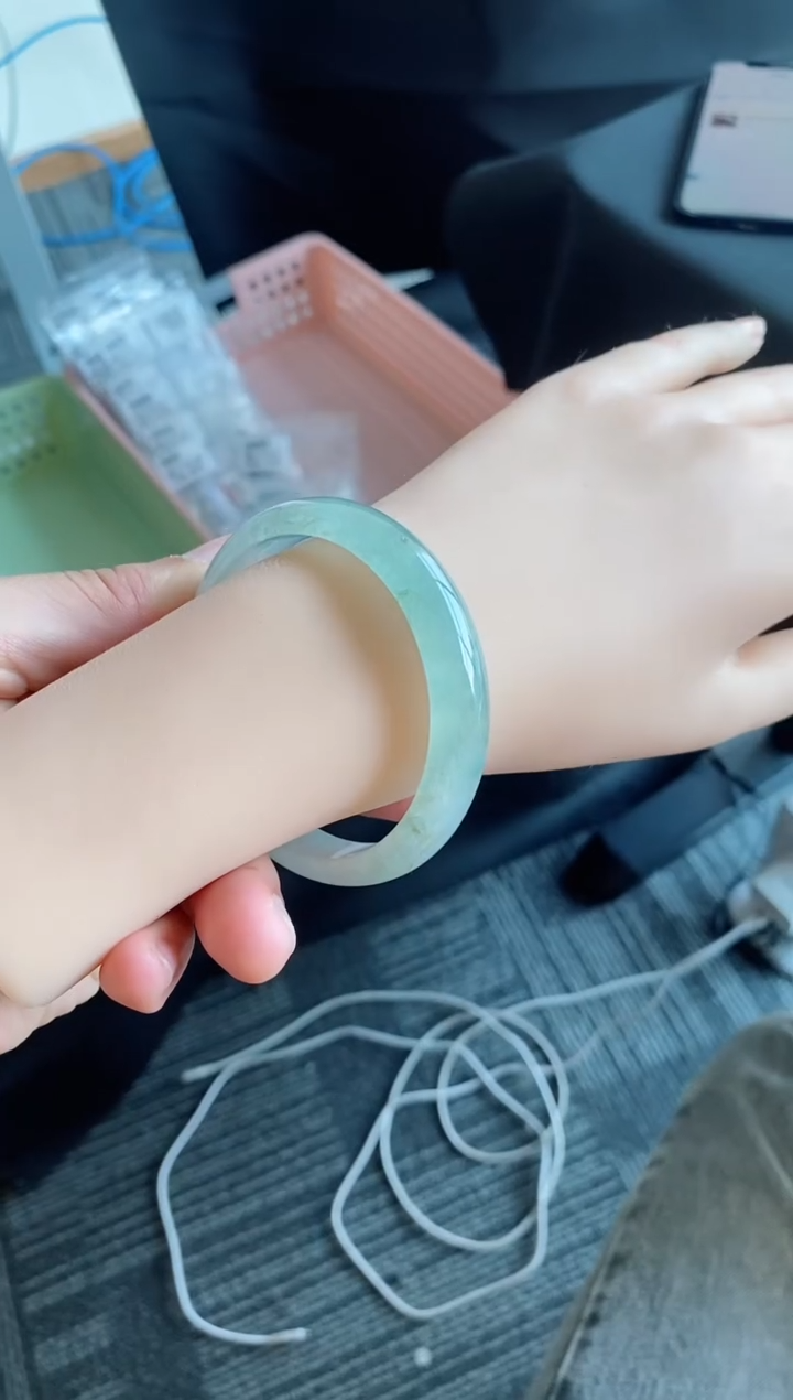 【闪购商品】翡翠手镯未镶嵌17号58.5*12.4*7.1正圈天然玉镯