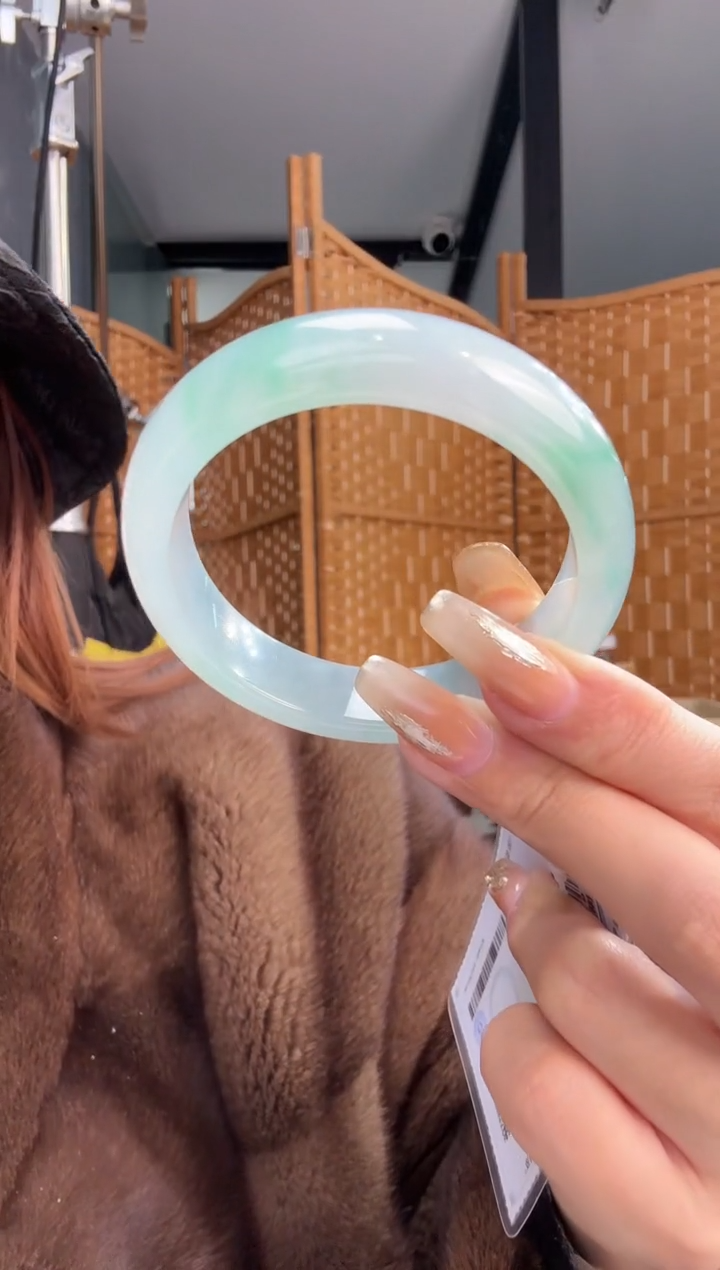 【闪购商品】翡翠手镯未镶嵌手镯