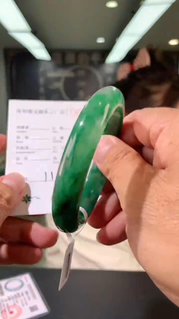 【闪购商品】石英质玉手镯未镶嵌59