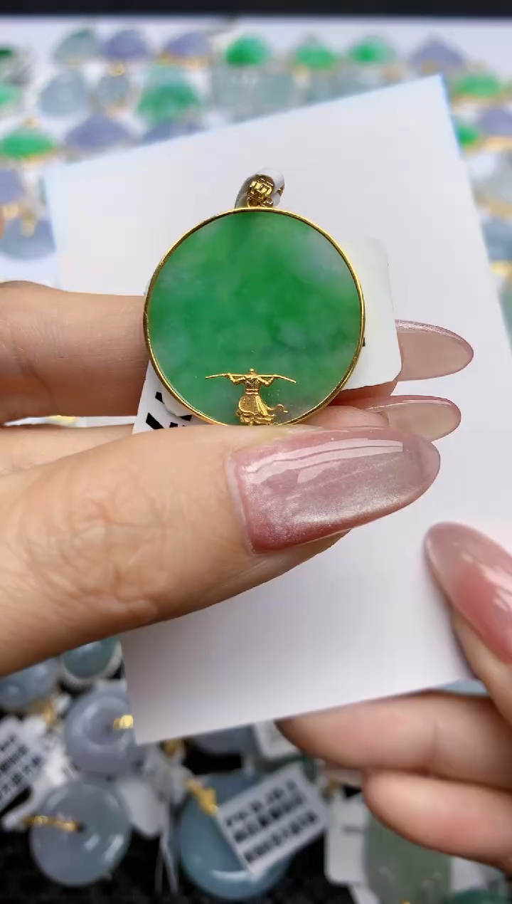【闪购商品】翡翠挂件18K金镶嵌天然翡翠A货