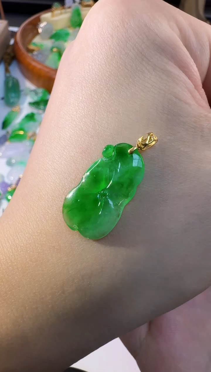 【闪购商品】翡翠颈饰18K金镶嵌缅甸翡翠A货吊坠