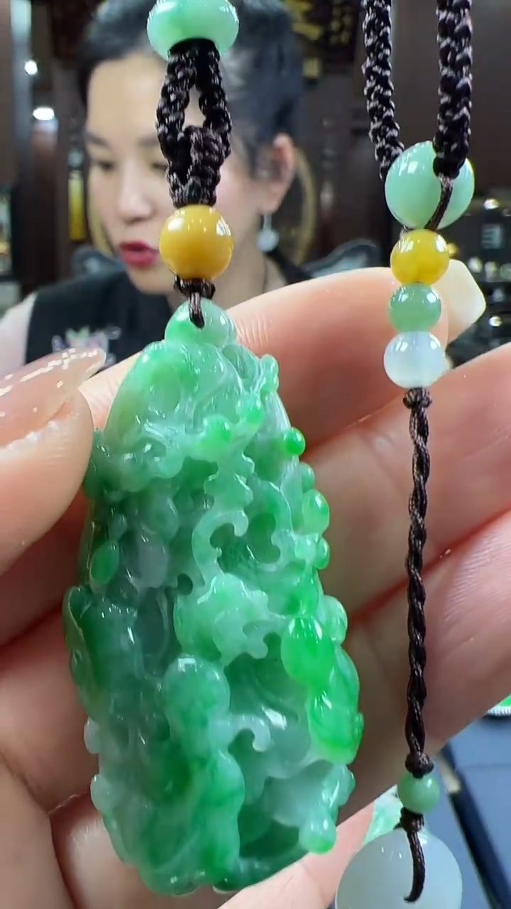 【闪购商品】翡翠挂件未镶嵌白菜