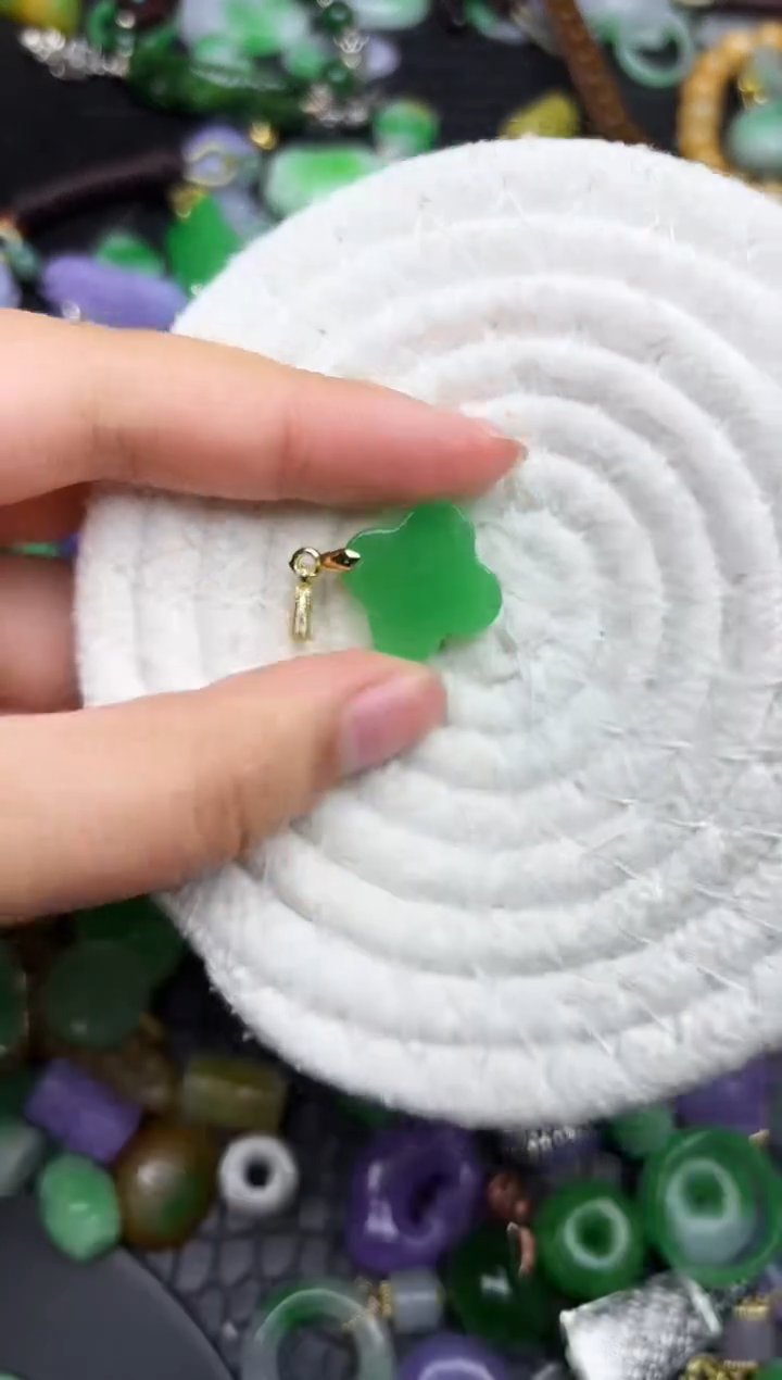 颈饰未镶嵌翡翠缅甸翡翠吊坠