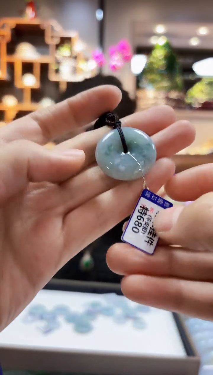 【闪购商品】翡翠颈饰未镶嵌挂件