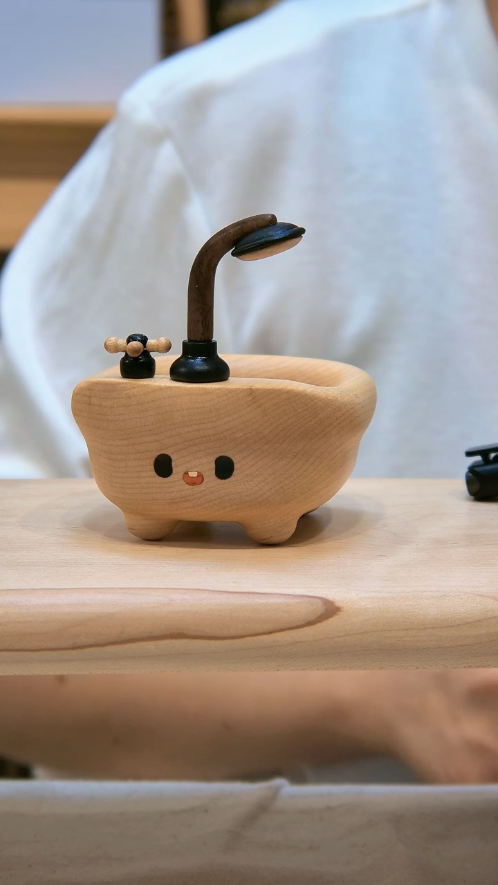 木?***?简明亮  小浴缸微瑕