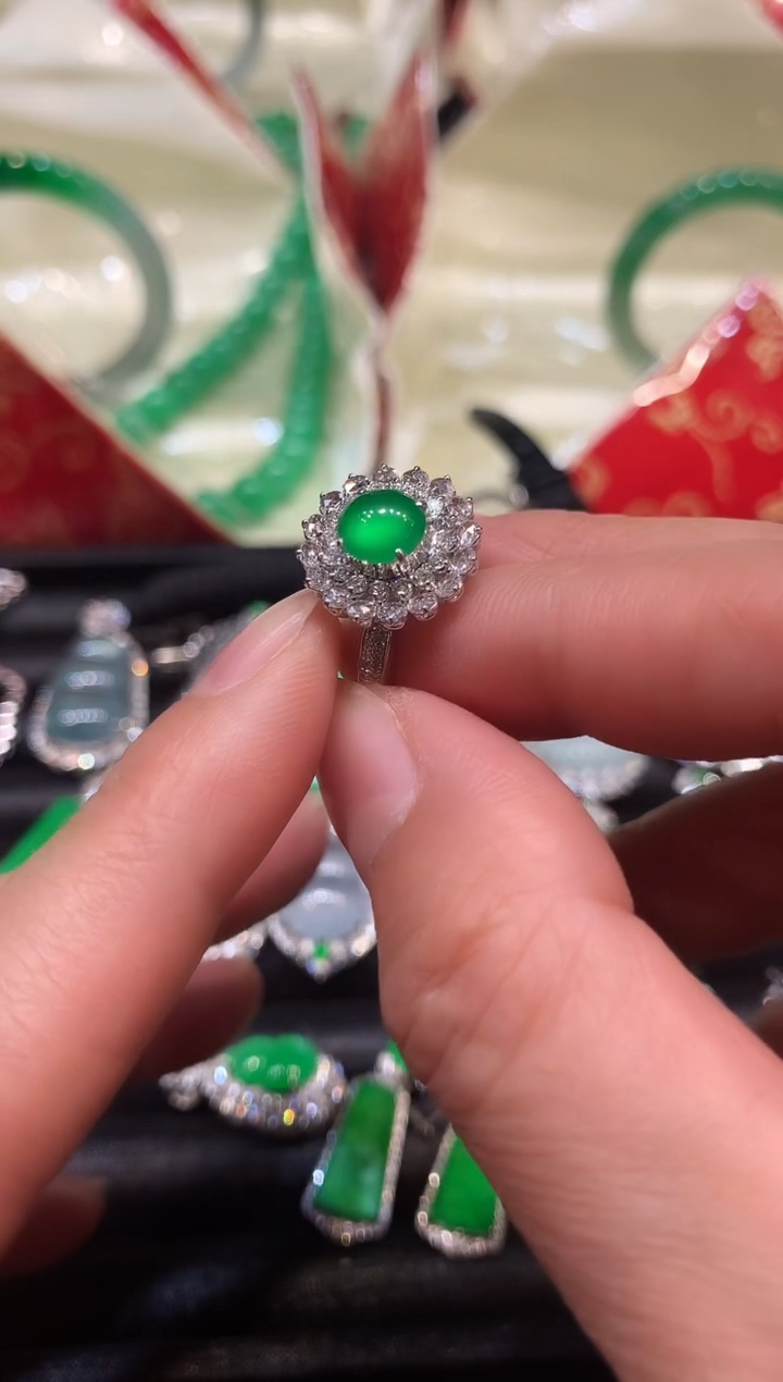 【闪购商品】翡翠戒指18K金镶嵌戒指