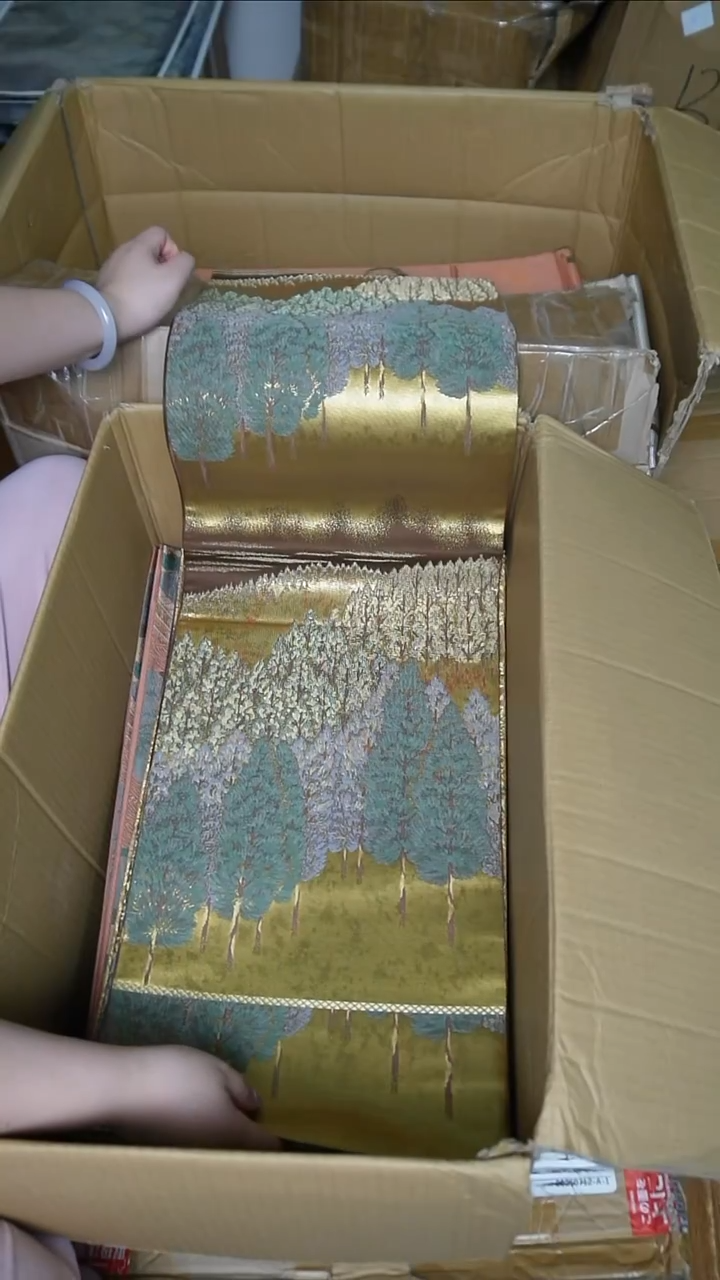 织绣1箔底风景画