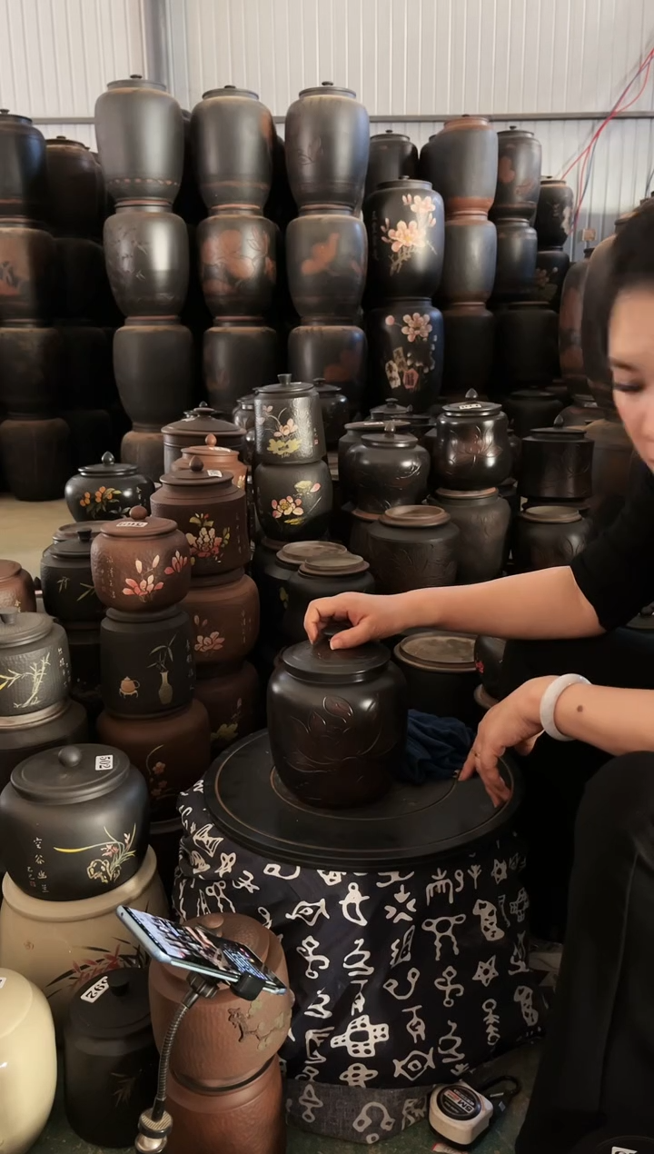 【闪购商品】壶瑕疵茶叶罐 冬瓜荷花  624
