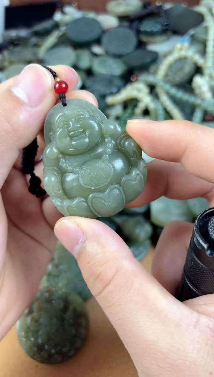 和田玉未镶嵌颈饰1