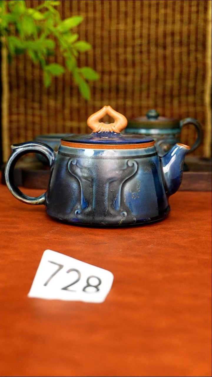 728号/段晓辉老师款原矿钧瓷手签茶壶