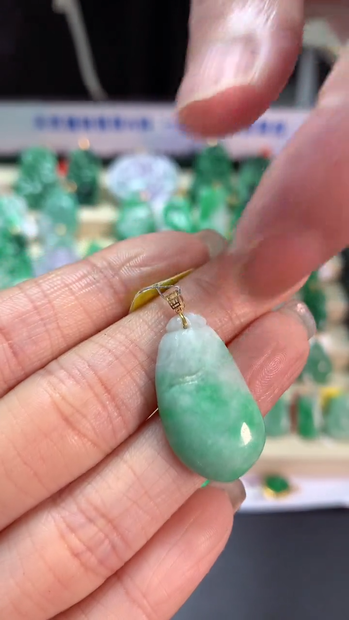 【闪购商品】翡翠吊坠(不含链)18K金镶嵌挂件