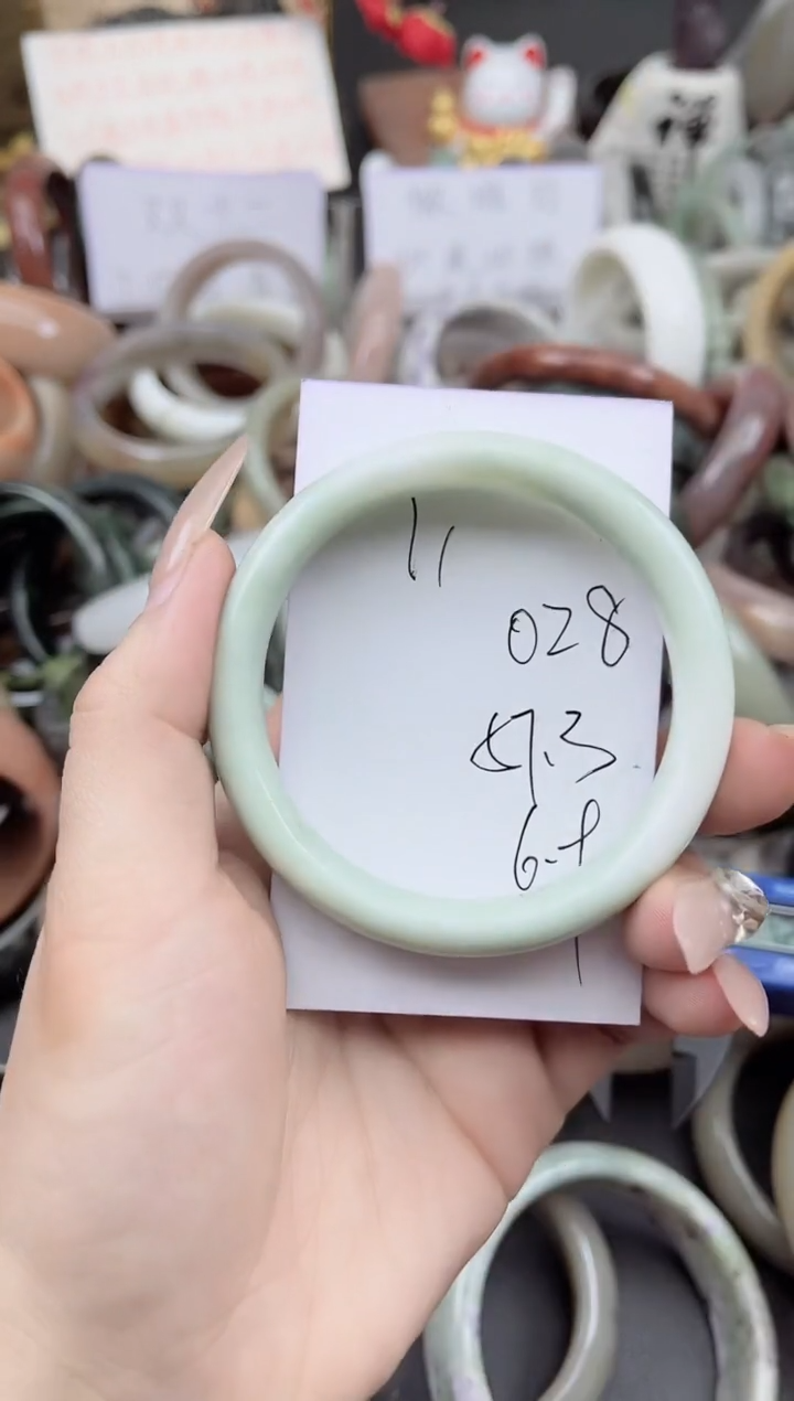 未镶嵌手镯石英质玉028