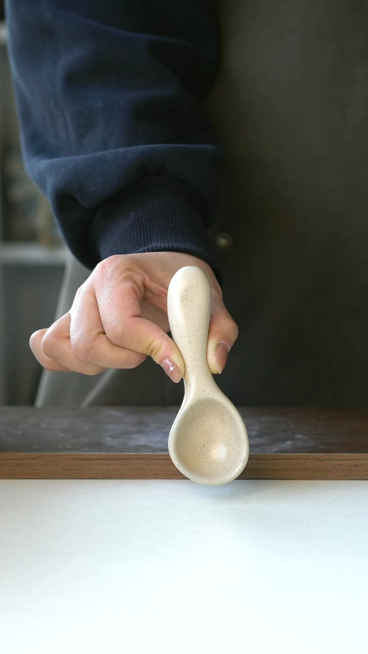 【闪购商品】陶瓷奶油杏大耳朵勺@4-2@