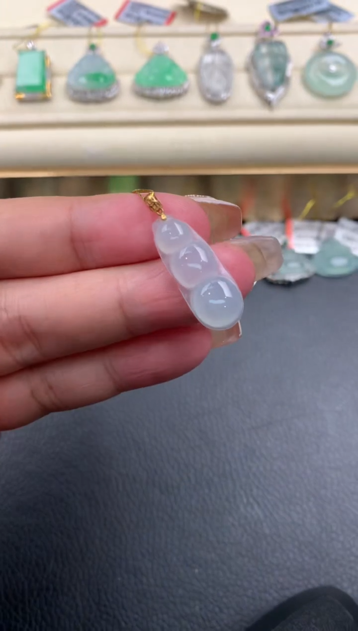 【闪购商品】翡翠颈饰18K金镶嵌Q3        