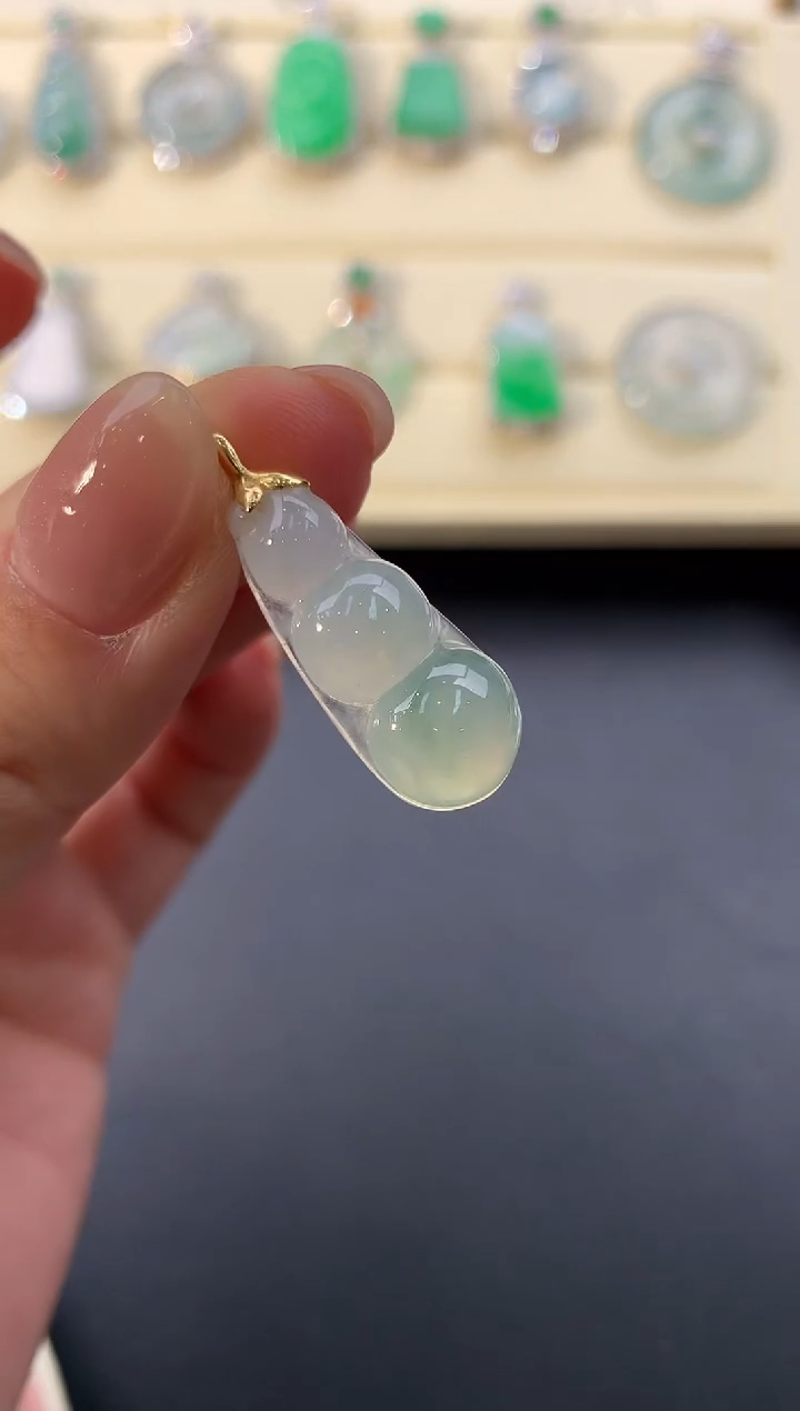 【闪购商品】翡翠颈饰18K金镶嵌D916     