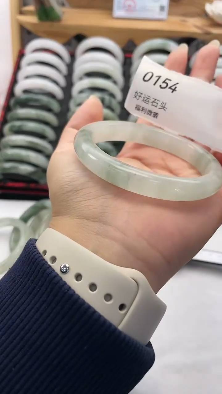 未镶嵌手镯石英质玉0154